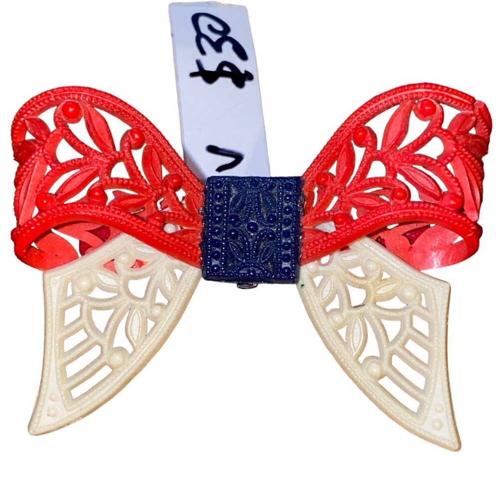 Vintage Red & Cream Bow Brooch - A Must-Have Retro Accessory